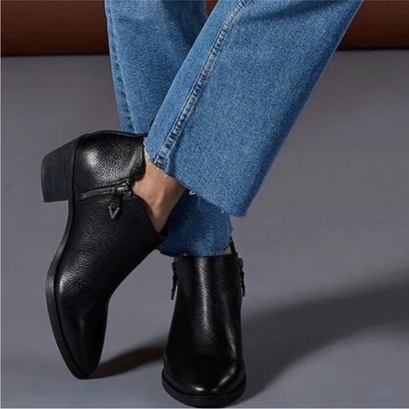 Vionic Women's Cecily Boots - Picture 2 of 12